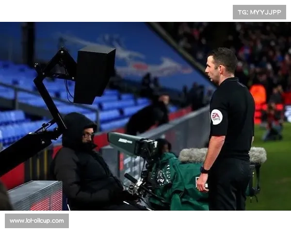 英超VAR判罚引争议 关键决策改变比赛结果