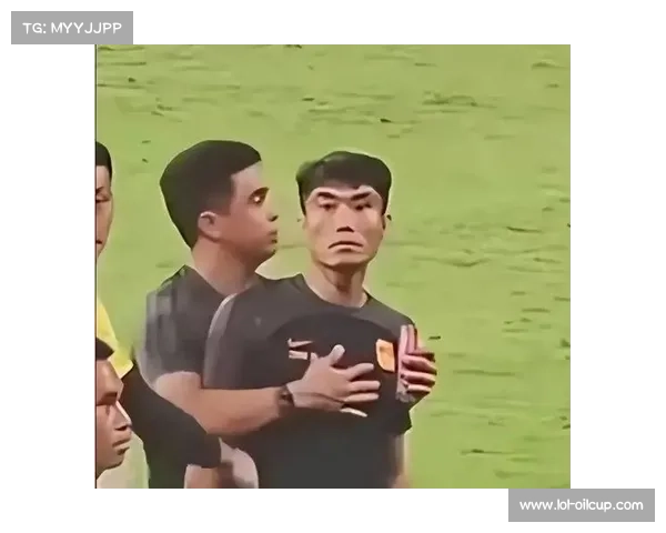 郑智正式执掌青岛西海岸帅印,前国足助教团多人走向前台 郑智正式执掌青岛西海岸帅印,前国足助教团多人走向前台